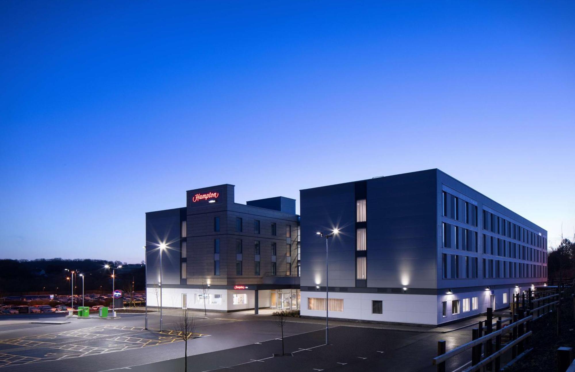 Hampton By Hilton Bristol Airport Hotel Redhill  Exterior photo