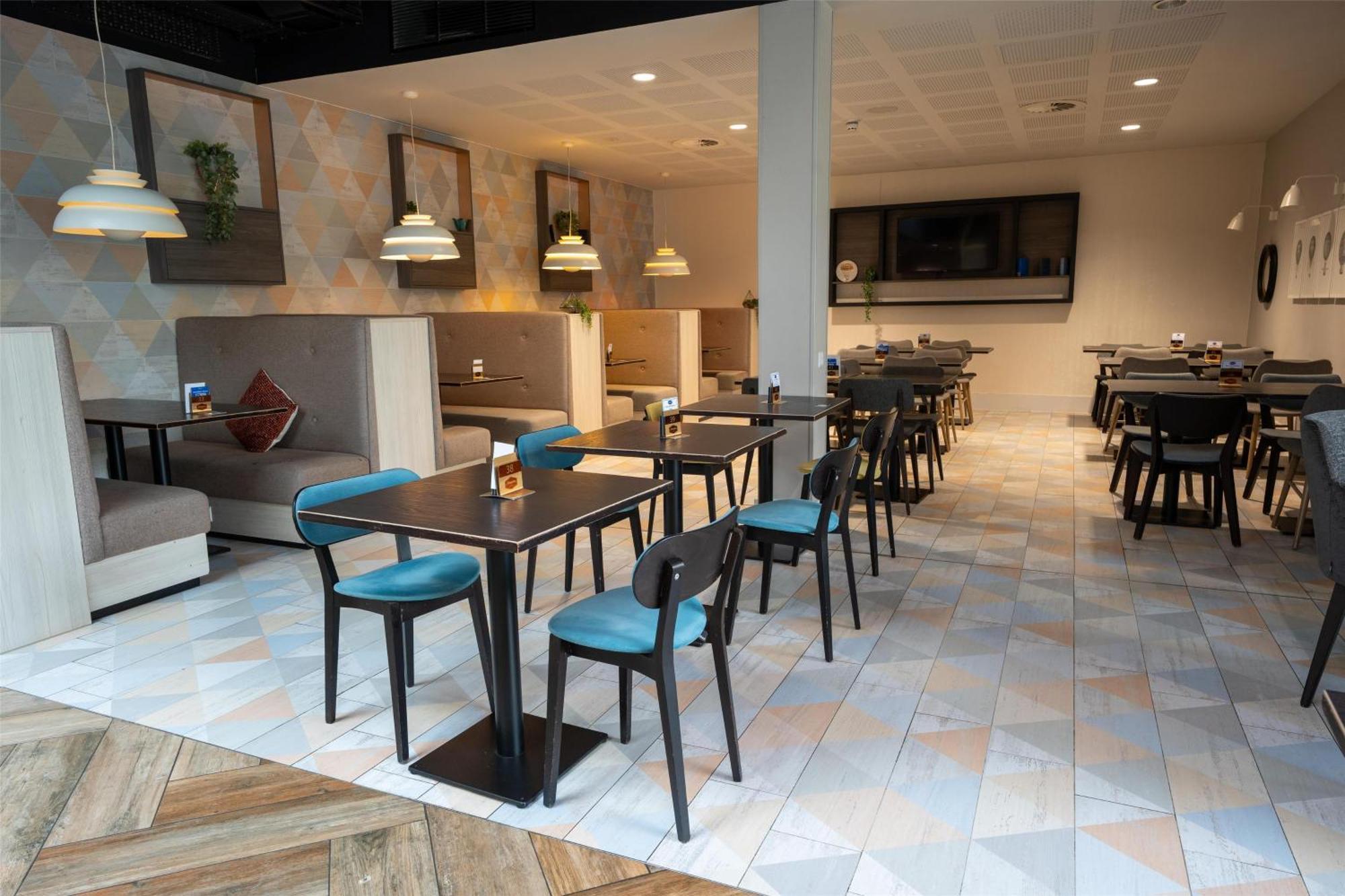 Hampton By Hilton Bristol Airport Hotel Redhill  Exterior photo