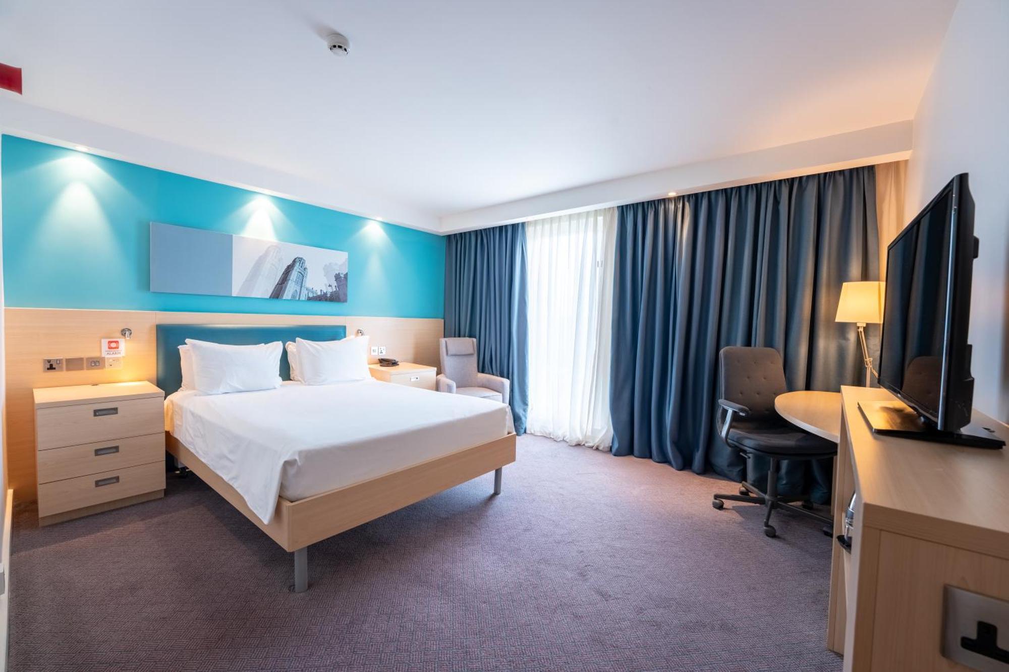 Hampton By Hilton Bristol Airport Hotel Redhill  Exterior photo
